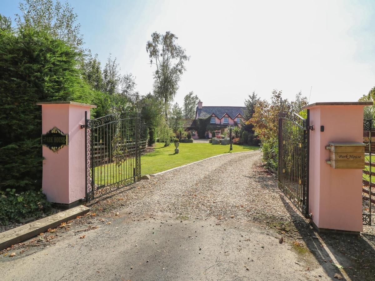 兰德林多德威尔斯Park House别墅 外观 照片